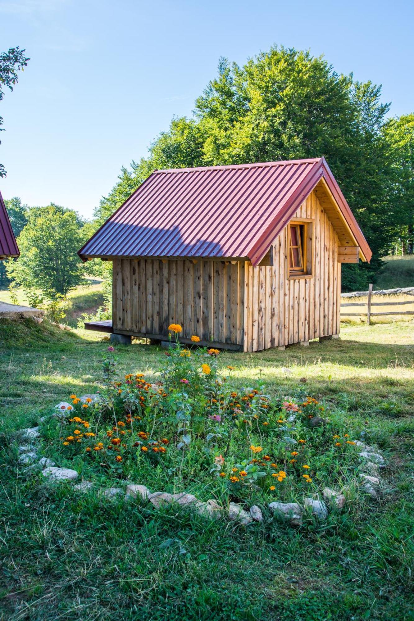 Maple Bungalows Žabljak エクステリア 写真